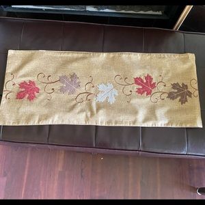 Bella Lux Table Runner with Fall Leaves